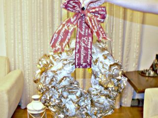 Χριστουγεννιάτικο στεφάνι από σακούλες