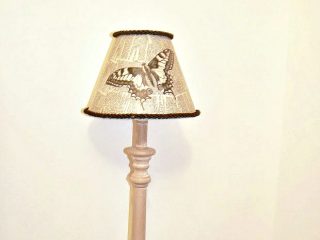 Decoupage σε καπέλο λάμπας