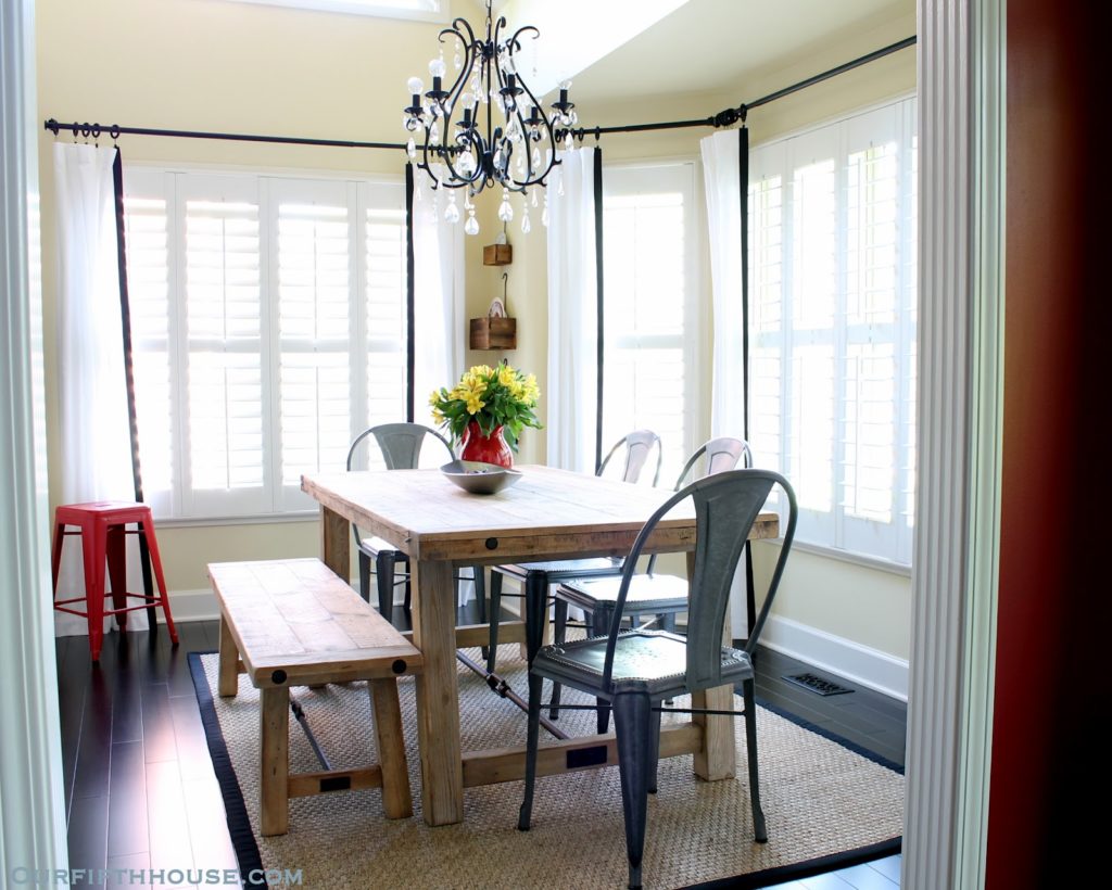 breakfast room table and chairs