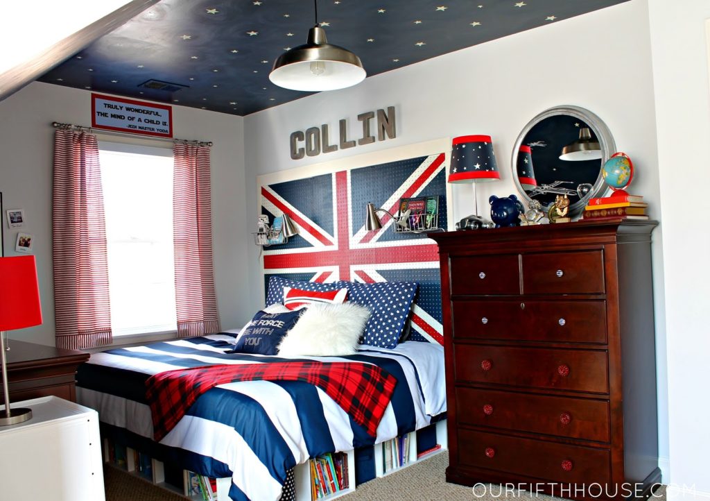 Κρεβάτι με κεφαλάρι σημαία 