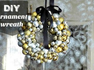 Λαμπερό χριστουγεννιάτικο στεφάνι από μπάλες