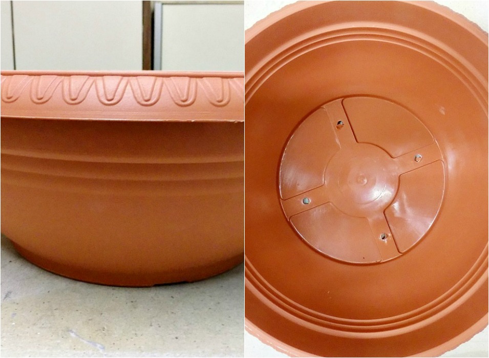 Plastic flower pot