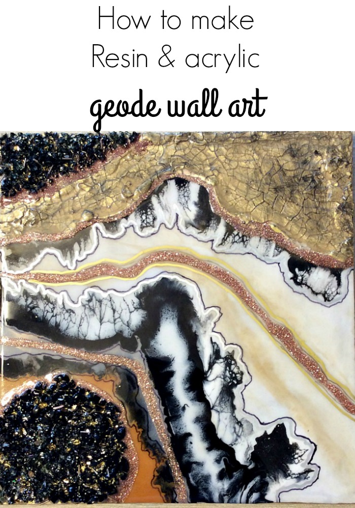 Υφές και γήινοι τόνοι σε πίνακα γεώδιο φτιαγμένο από υγρό γυαλί αναμεμειγμένο με χρώματα, γκλίτερ και κρύσταλλα | Earth tones resin geode wall art