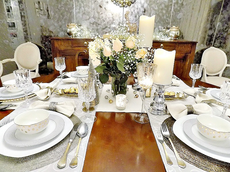 Gold and silver tablescape, New Years Eve tablescape