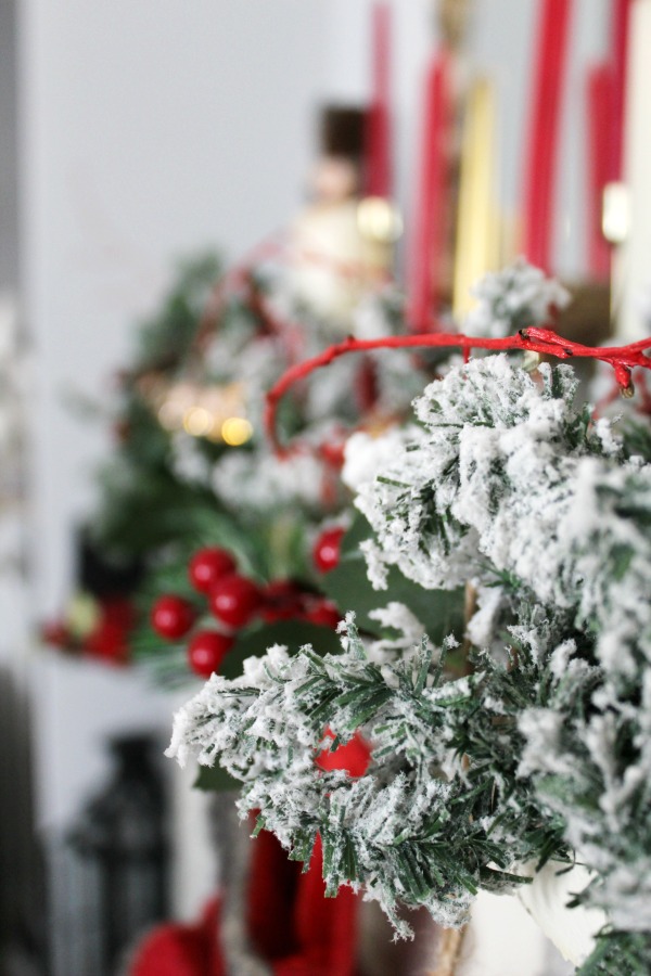 Christmas mantel decorations | Χριστουγεννιάτικη διακόσμηση στο τζάκι, κόκκινα Χριστούγεννα