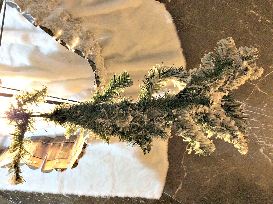 Snowy fence tree collar diy | Χιονισμένος φράχτης για το χριστουγεννιάτικο δέντρο
