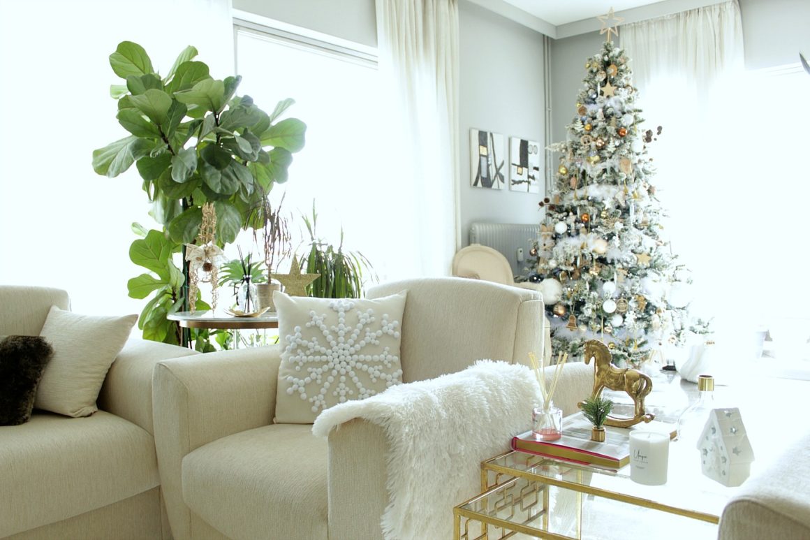 Diy  snowflake pillow, white living room, roustic glam christmas decor