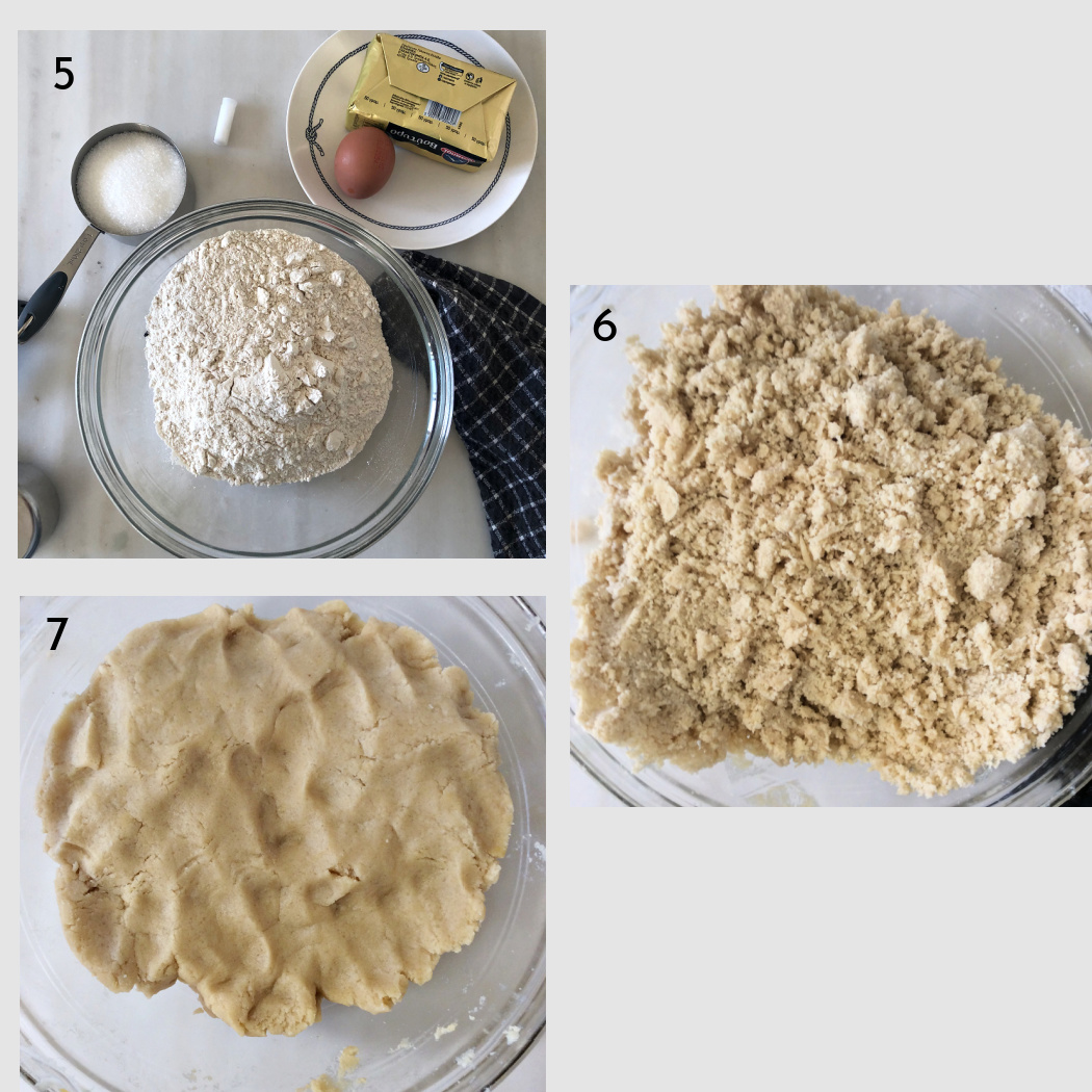 Εκτέλεση συνταγής για εύκολη τριφτή μηλόπιτα βήμα 5-7