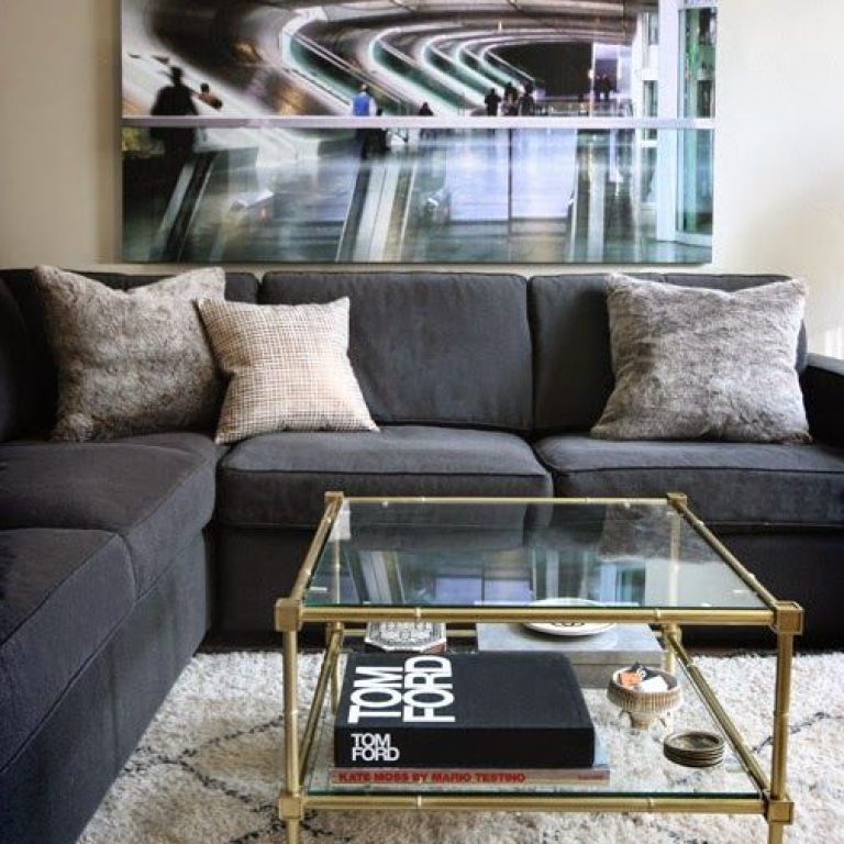 3-Erika-Brechtel-living-room-beni-ourain-Jonathan-Adler-cocktail-table-Portugal-travel-photo