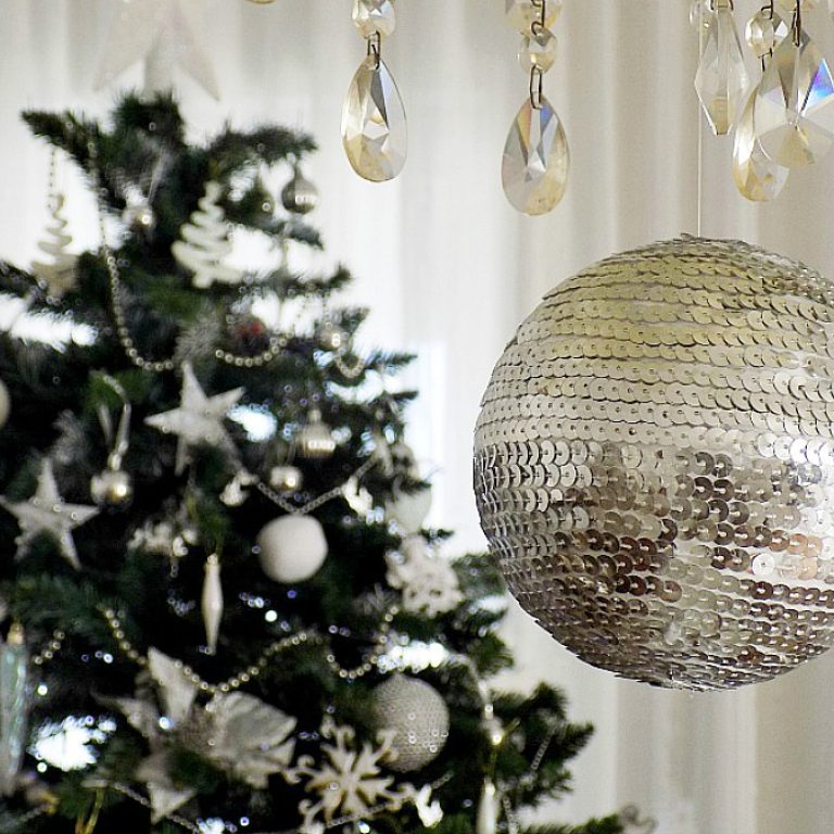 christmas-disco-ball-diy