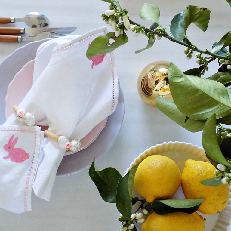 Διακόσμηση πασχαλινού τραπεζιού, πετσέτες και δακτυλίδια πετσετών