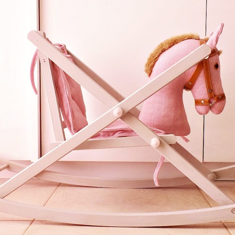 Παλιό ξύλινο αλογάκι γίνεται σαν καινούργιο