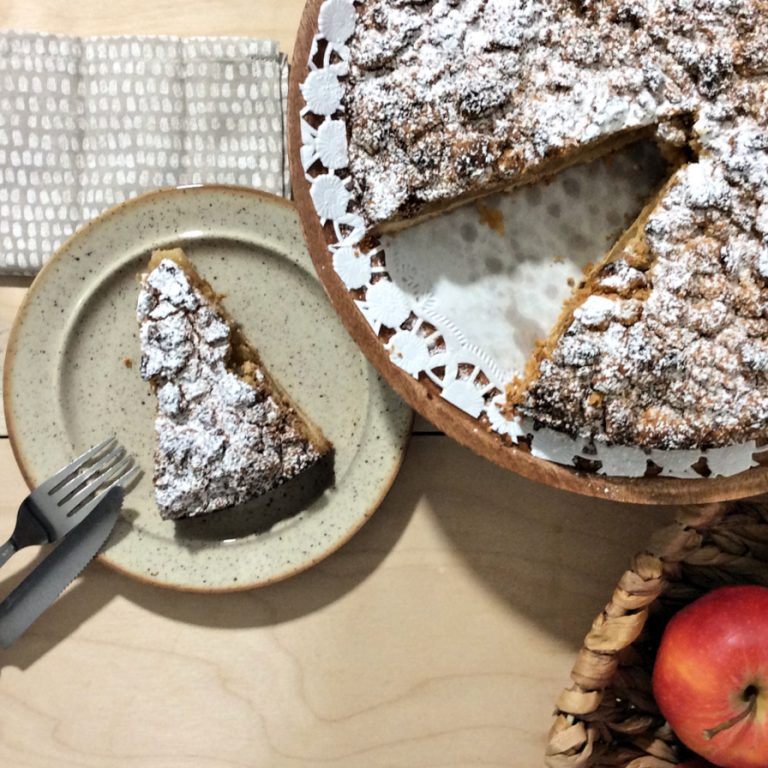 Εύκολη τριφτή μηλόπιτα σε 1 ώρα